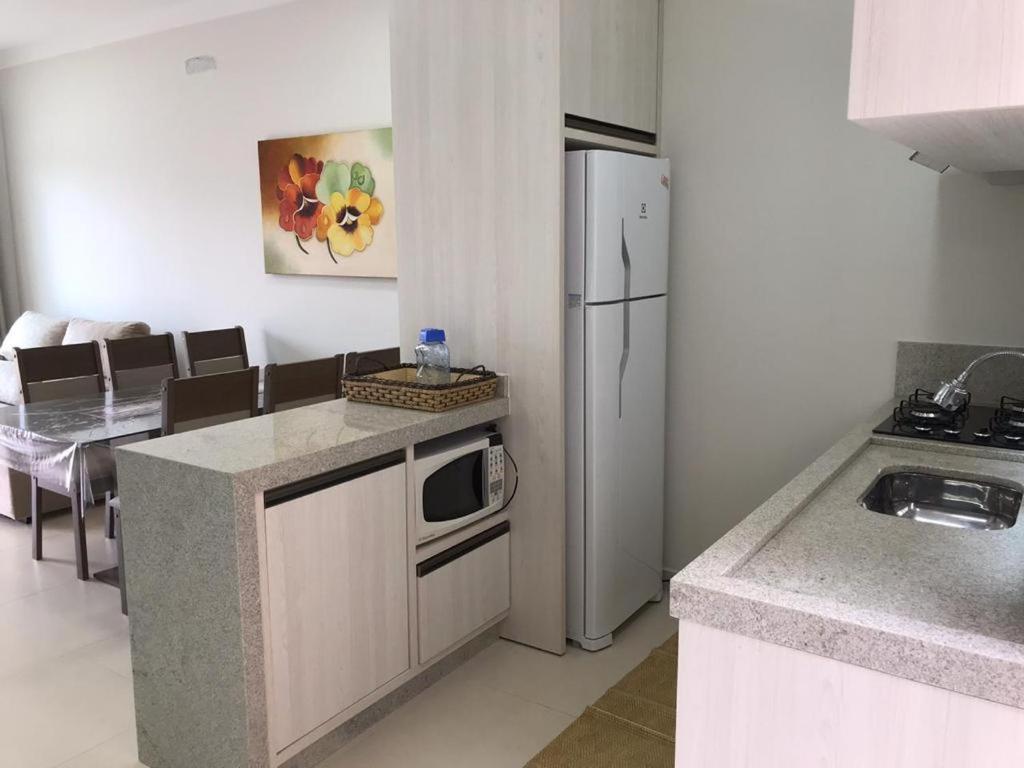 Casas Para Locacao Em 봄비나스 외부 사진