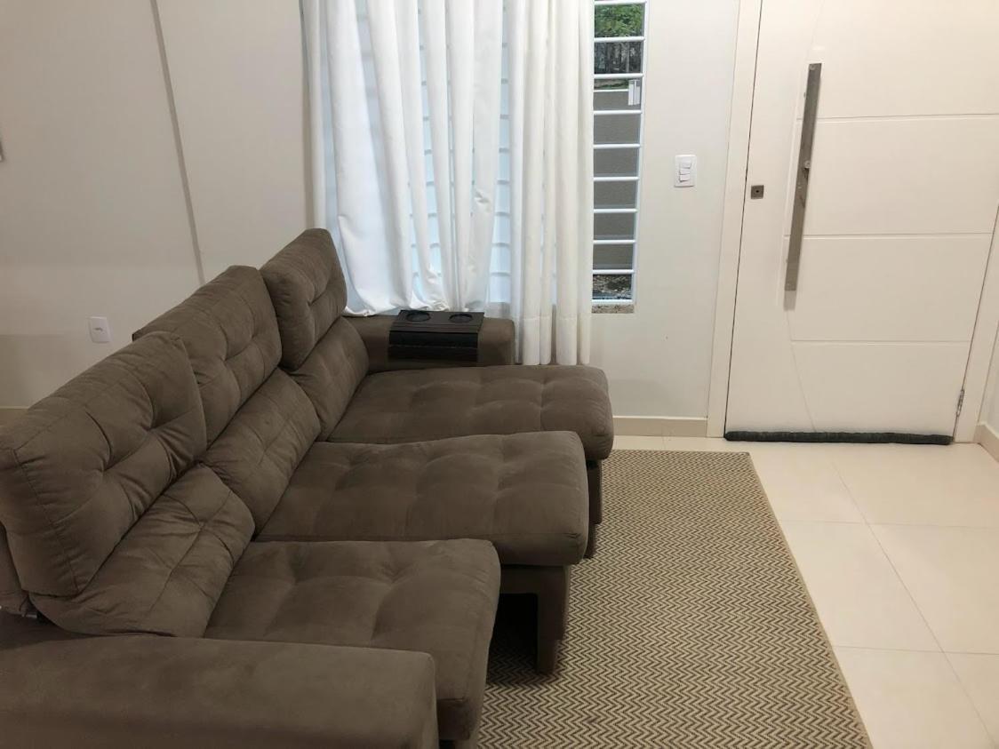 Casas Para Locacao Em 봄비나스 외부 사진