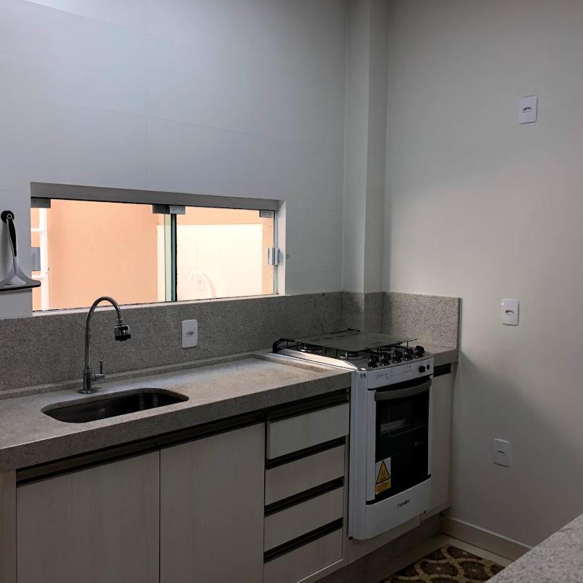Casas Para Locacao Em 봄비나스 외부 사진