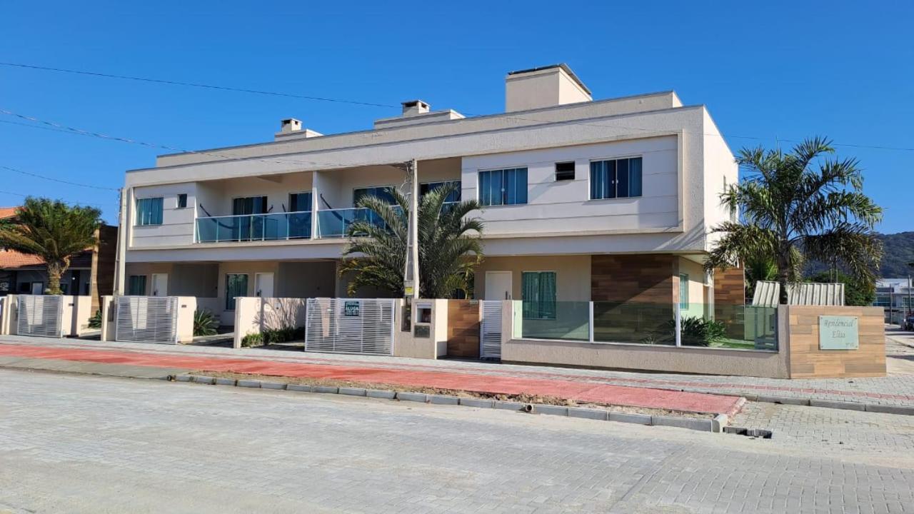 Casas Para Locacao Em 봄비나스 외부 사진