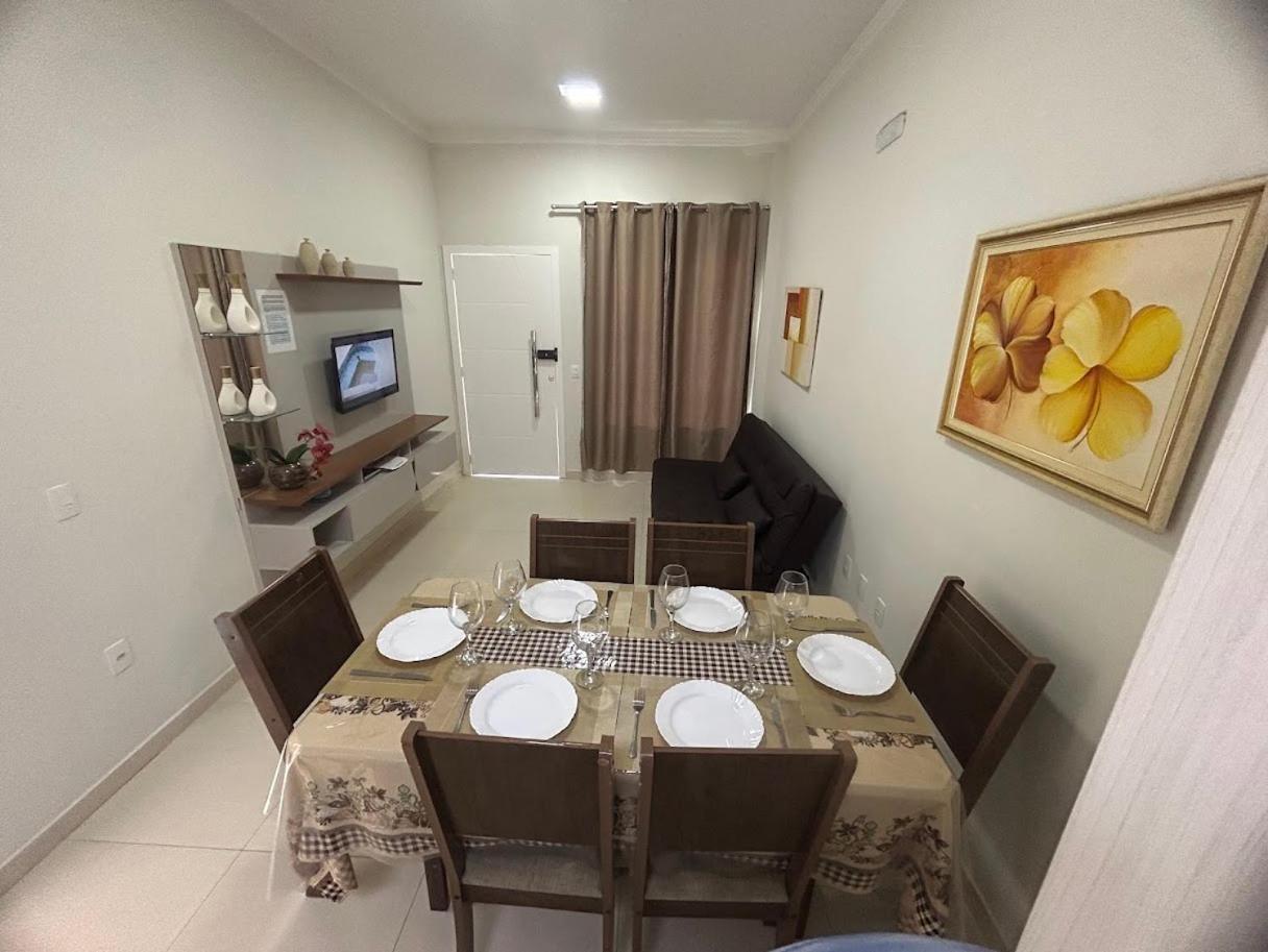 Casas Para Locacao Em 봄비나스 외부 사진