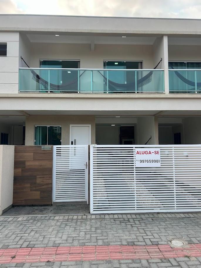 Casas Para Locacao Em 봄비나스 외부 사진